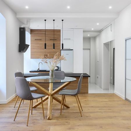 Lviv City Center - Light Apartment Экстерьер фото